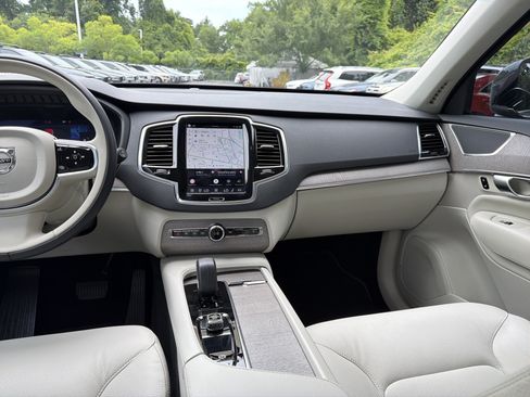 Certified 2023 Volvo XC90 B5 Plus AWD/4WD image 31