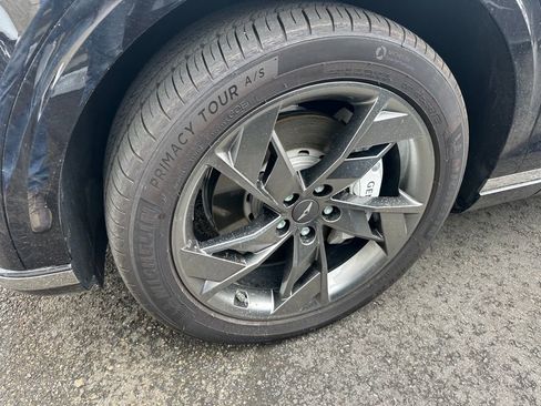 Certified 2024 Genesis Electrified GV70 Prestige w/ Prestige Package image 15