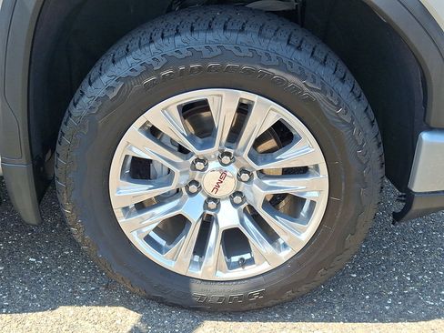 Used 2025 GMC Sierra 1500 Denali AWD/4WD image 8