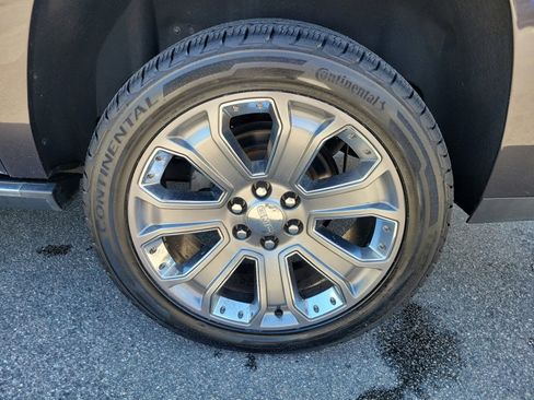 Used 2017 GMC Yukon XL Denali w/ Open Road Package AWD/4WD image 23