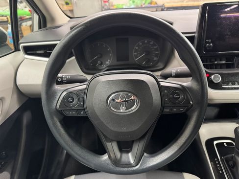 Used 2023 Toyota Corolla LE image 19