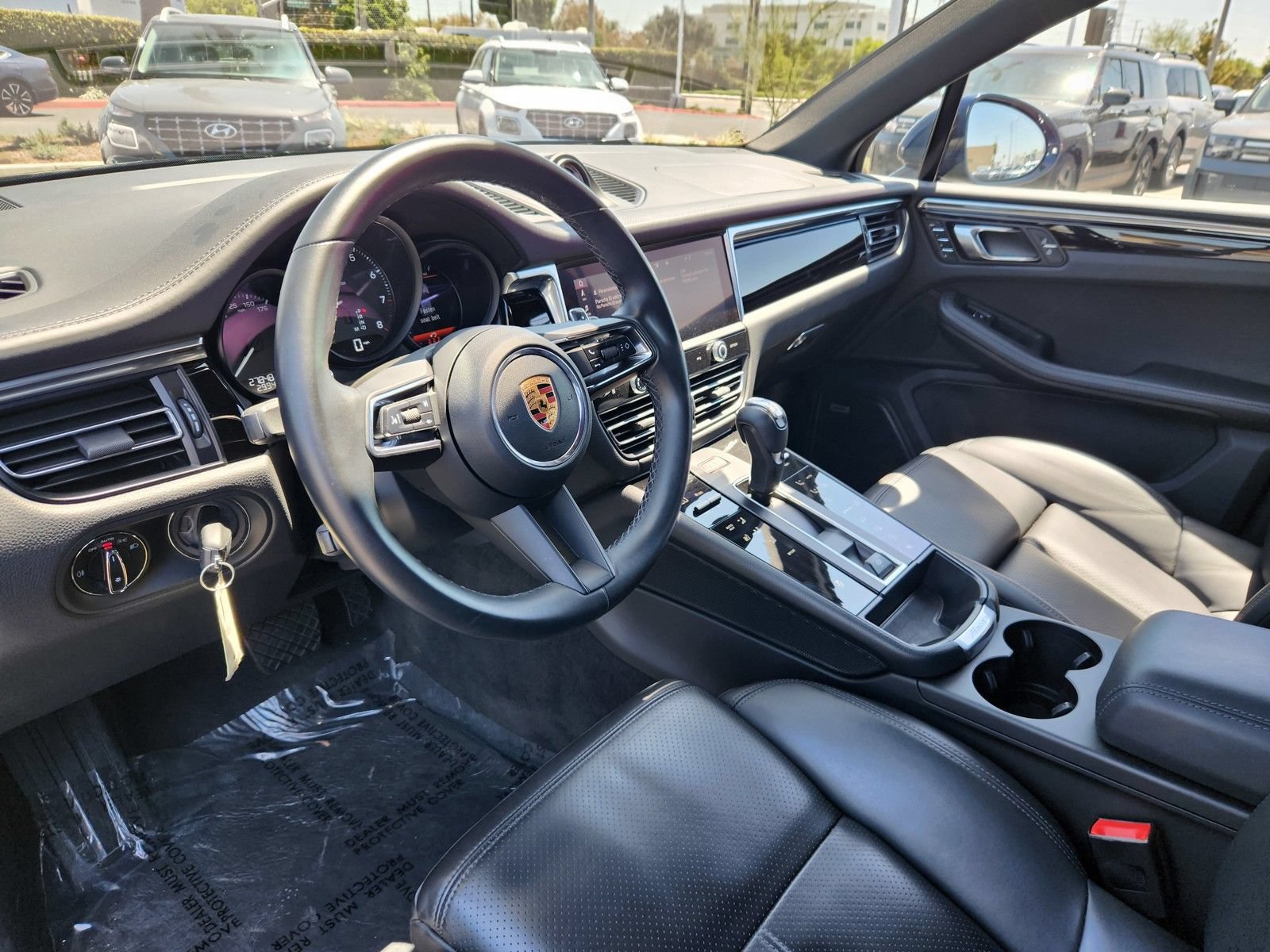 Used 2022 Porsche Macan AWD/4WD image 14