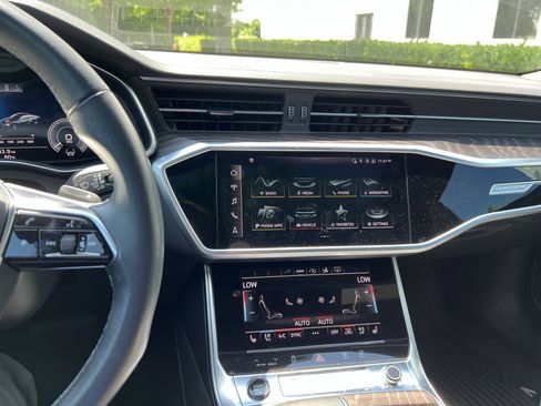 Used 2021 Audi A7 e Premium Plus w/ Executive Package AWD/4WD image 31