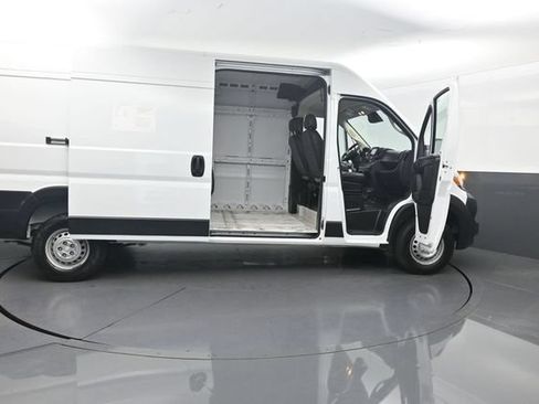 Used 2025 RAM ProMaster 2500 w/ Convenience Group FWD image 32