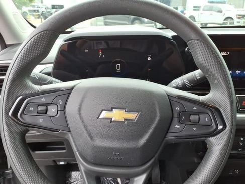 Used 2025 Chevrolet TrailBlazer LT AWD/4WD image 18