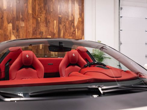 Used 2021 Ferrari F8 Tributo RWD image 73