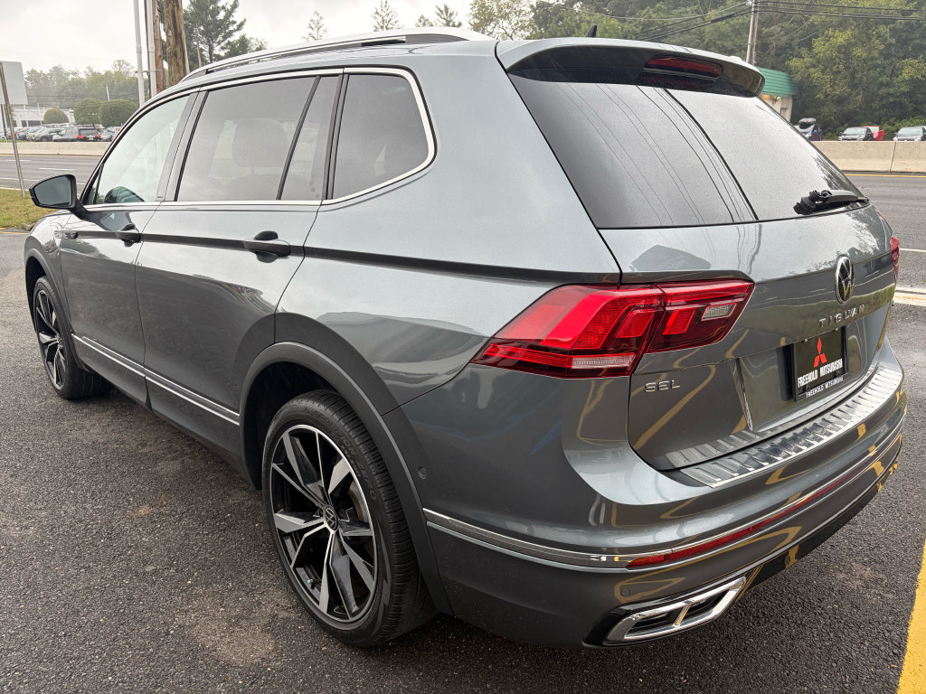 Used 2022 Volkswagen Tiguan SEL R-Line AWD/4WD image 10