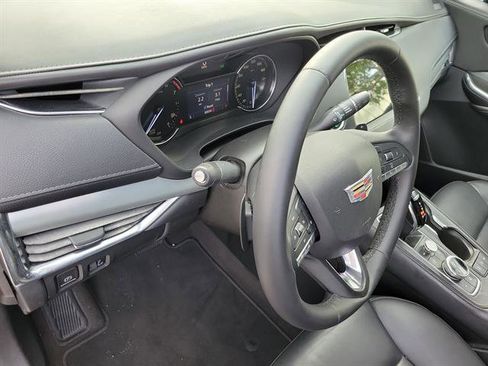 Used 2020 Cadillac XT4 Premium Luxury image 43