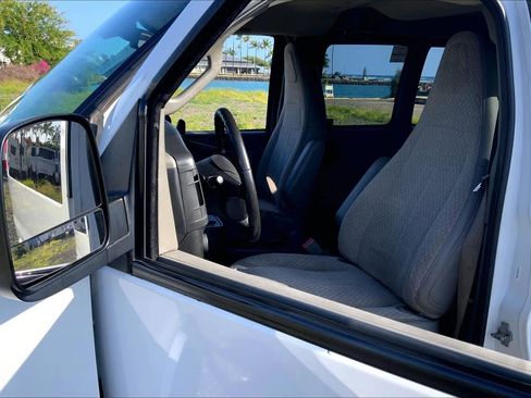 Used 2019 Chevrolet Express 3500 LT w/ LT Preferred Equipment Group image 19