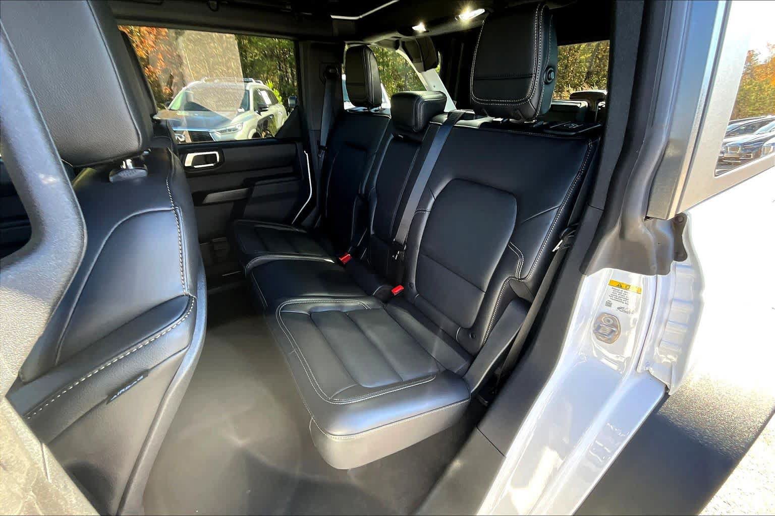 Used 2025 Ford Bronco Badlands AWD/4WD image 21