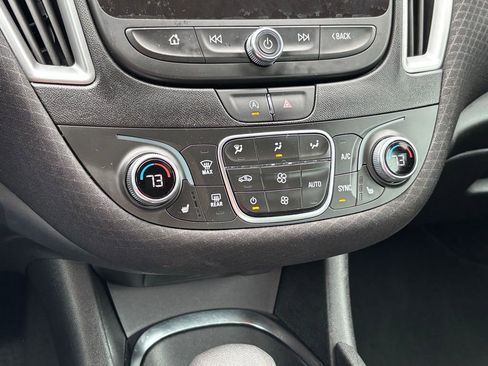 Used 2025 Chevrolet Malibu LT FWD image 19