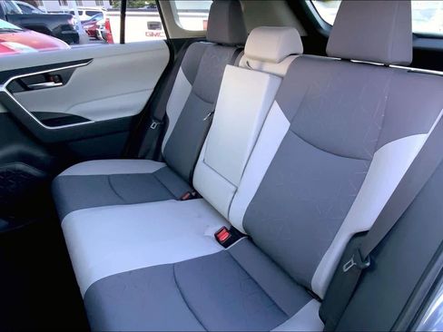 Used 2020 Toyota RAV4 XLE w/ Convenience Package image 20