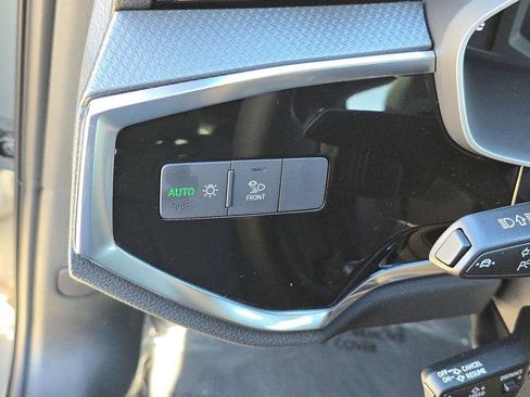 Used 2025 Audi Q3 2.0T Premium w/ Convenience Package image 29