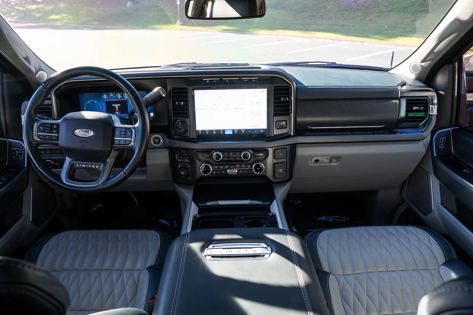 Used 2024 Ford F450 Limited w/ FX4 Off-Road Package AWD/4WD image 32