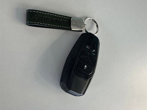 Used 2022 Aston Martin V8 Vantage Roadster image 28