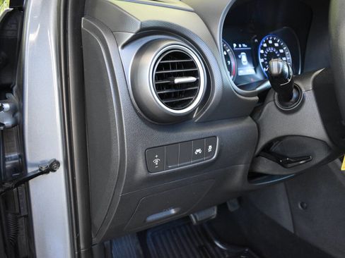 Used 2021 Hyundai Kona SE FWD image 15