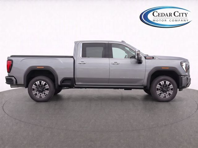 Used 2025 GMC Sierra 3500 Denali w/ Denali Reserve Package AWD/4WD image 8