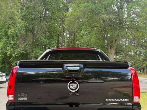 Used 2010 Cadillac Escalade EXT Luxury AWD/4WD image 5
