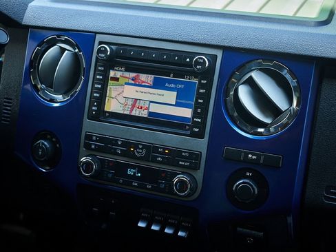 Used 2011 Ford F350 Lariat w/ Lariat Ultimate Pkg AWD/4WD image 28