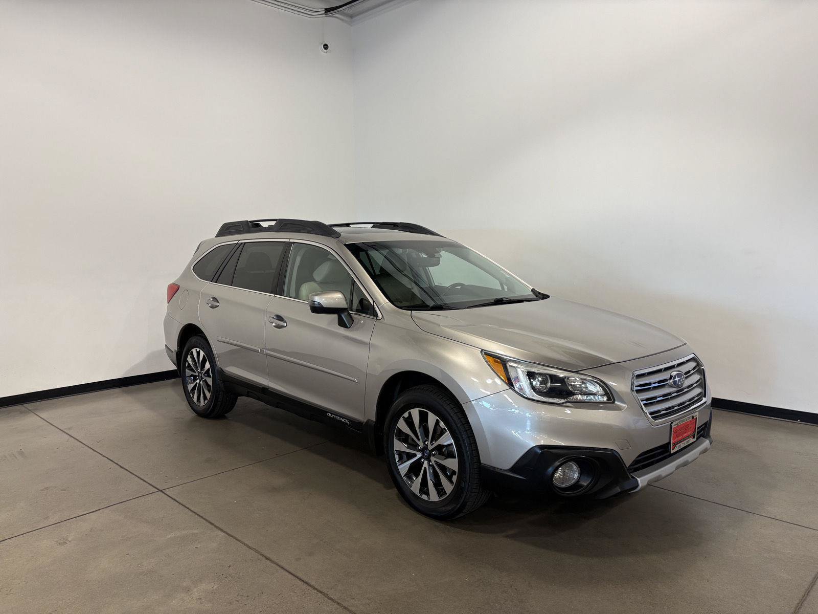 Used 2017 Subaru Outback 2.5i Limited AWD/4WD image 1