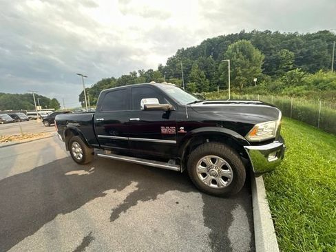 Used 2015 RAM 2500 Laramie w/ Convenience Group AWD/4WD image 4