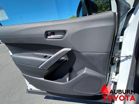 Used 2025 Toyota Corolla Cross AWD Hybrid w/ Convenience Package image 35