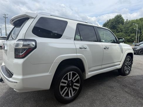Used 2018 Toyota 4Runner Limited AWD/4WD image 7