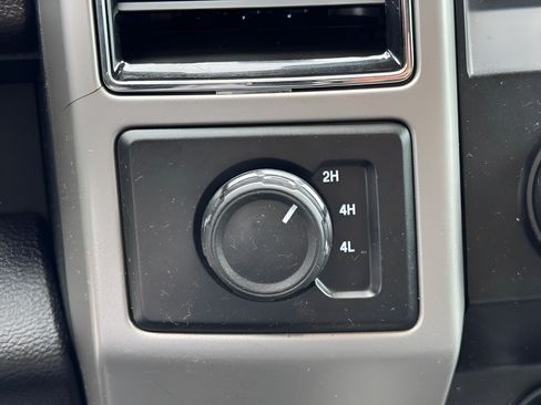Used 2021 Ford F250 Lariat w/ Lariat Value Package AWD/4WD image 33