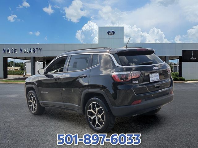 Used 2025 Jeep Compass Limited AWD/4WD image 3
