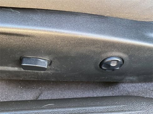 Used 2019 Dodge Challenger SXT image 18