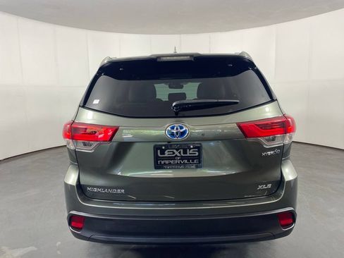 Used 2019 Toyota Highlander XLE AWD/4WD image 8