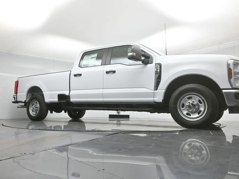 New 2026 Ford F350 XL w/ XL Chrome Package image 44