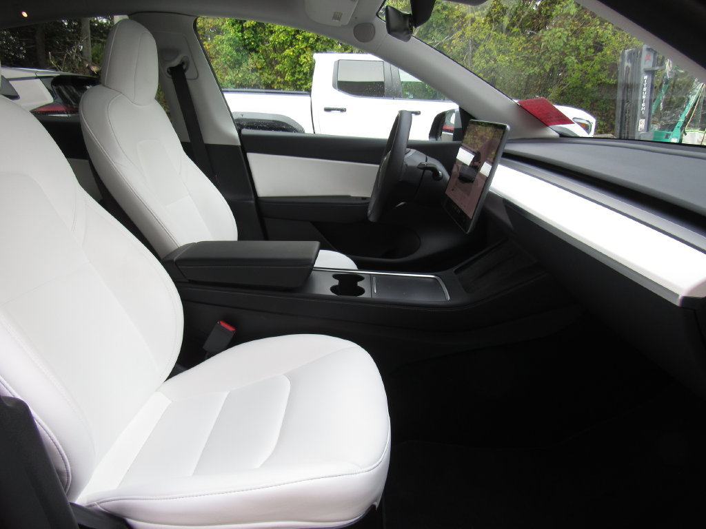 Used 2022 Tesla Model Y Performance AWD/4WD image 18
