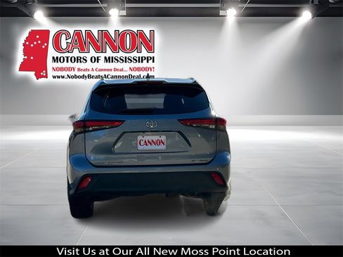 Used 2020 Toyota Highlander XLE image 4