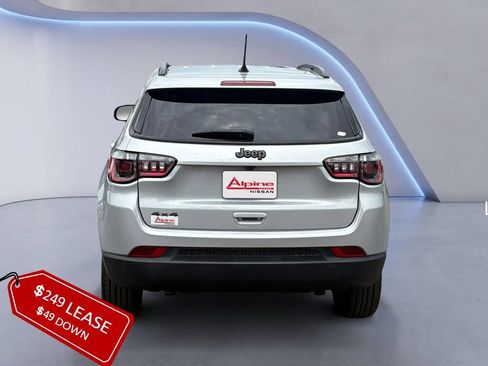 Used 2025 Jeep Compass Latitude w/ Altitude Special Edition AWD/4WD image 4