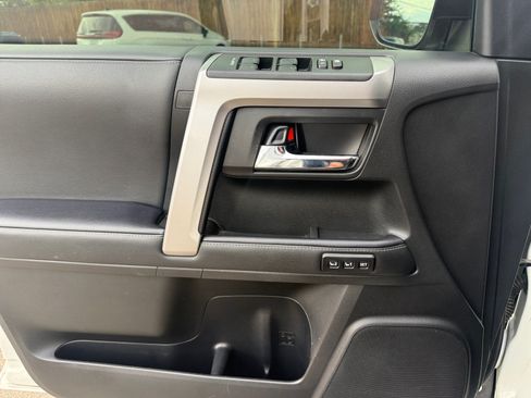 Used 2020 Toyota 4Runner Limited AWD/4WD image 13