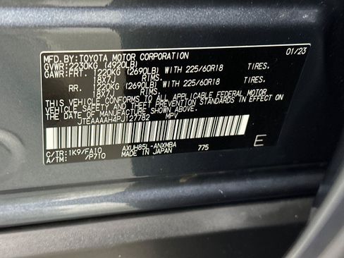 Used 2023 Toyota Venza LE AWD/4WD image 27