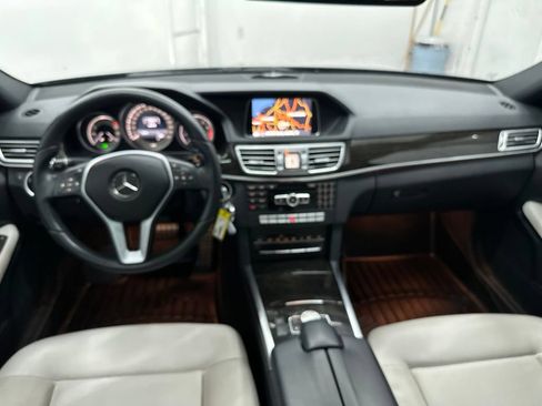 Used 2014 Mercedes-Benz E 350 4MATIC Sedan image 23