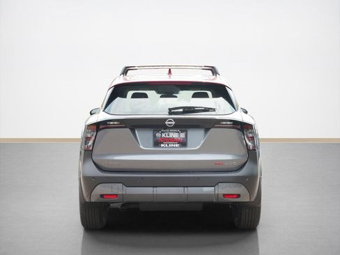 New 2025 Nissan Kicks SR image 3