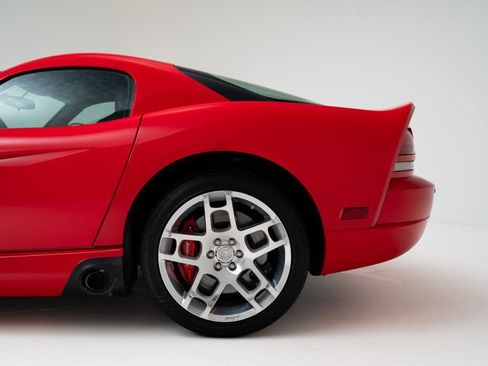 Used 2006 Dodge Viper SRT-10 RWD image 4