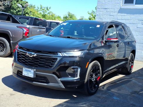 Certified 2023 Chevrolet Traverse Premier w/ Redline Edition AWD/4WD image 3
