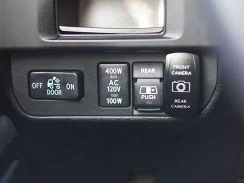 Used 2017 Toyota Tacoma TRD Off-Road image 20