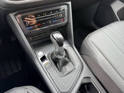 Used 2022 Volkswagen Tiguan SE FWD image 20