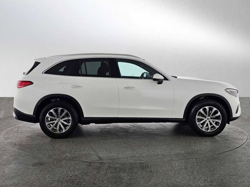 Certified 2025 Mercedes-Benz GLC 300 image 3