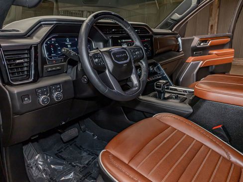 Used 2025 GMC Sierra 1500 Denali Ultimate image 12
