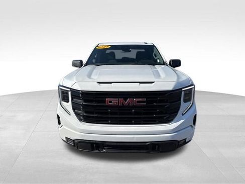 Used 2025 GMC Sierra 1500 Elevation AWD/4WD image 2