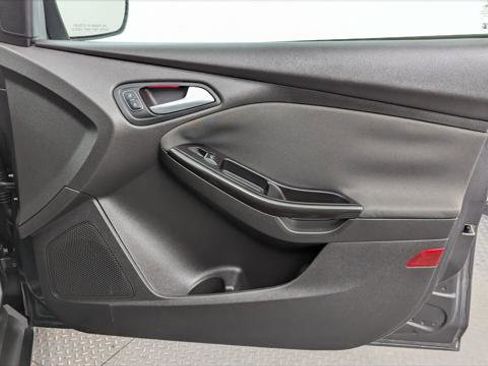Used 2016 Ford Focus Titanium w/ Titanium Technology Package image 22