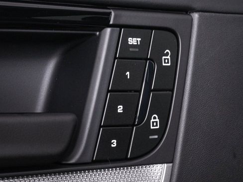 New 2025 Porsche Cayenne Coupe image 7