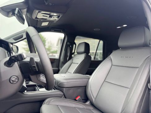 Used 2026 GMC Yukon Denali AWD/4WD image 17