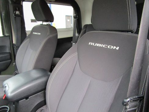 Used 2015 Jeep Wrangler Rubicon w/ Dual Top Group image 12